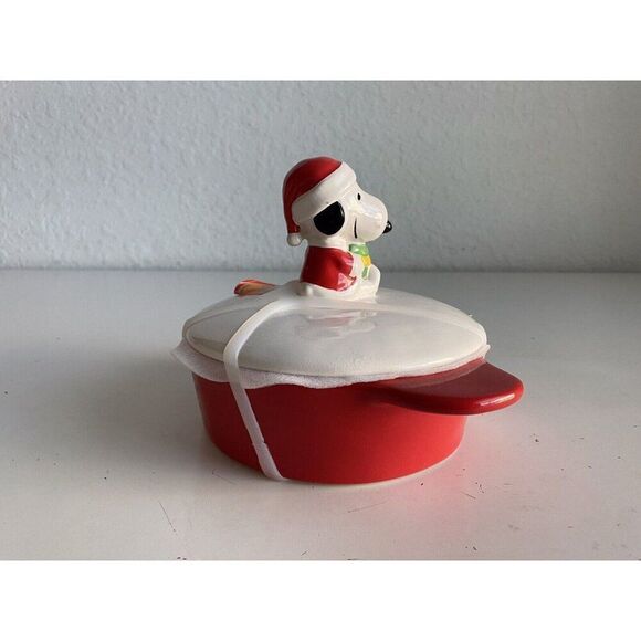 Rae Dunn Peanuts Snoopy Merry Christmas Ceramic Brie Baking Casserole Dish w/Lid - Picture 6 of 13